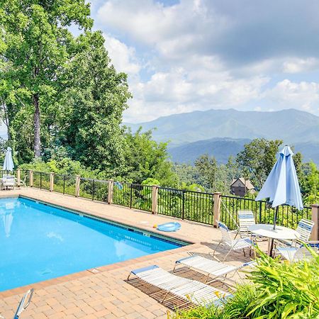 Willa Pet-Friendly Gatlinburg Retreat With Hot Tub! Zewnętrze zdjęcie