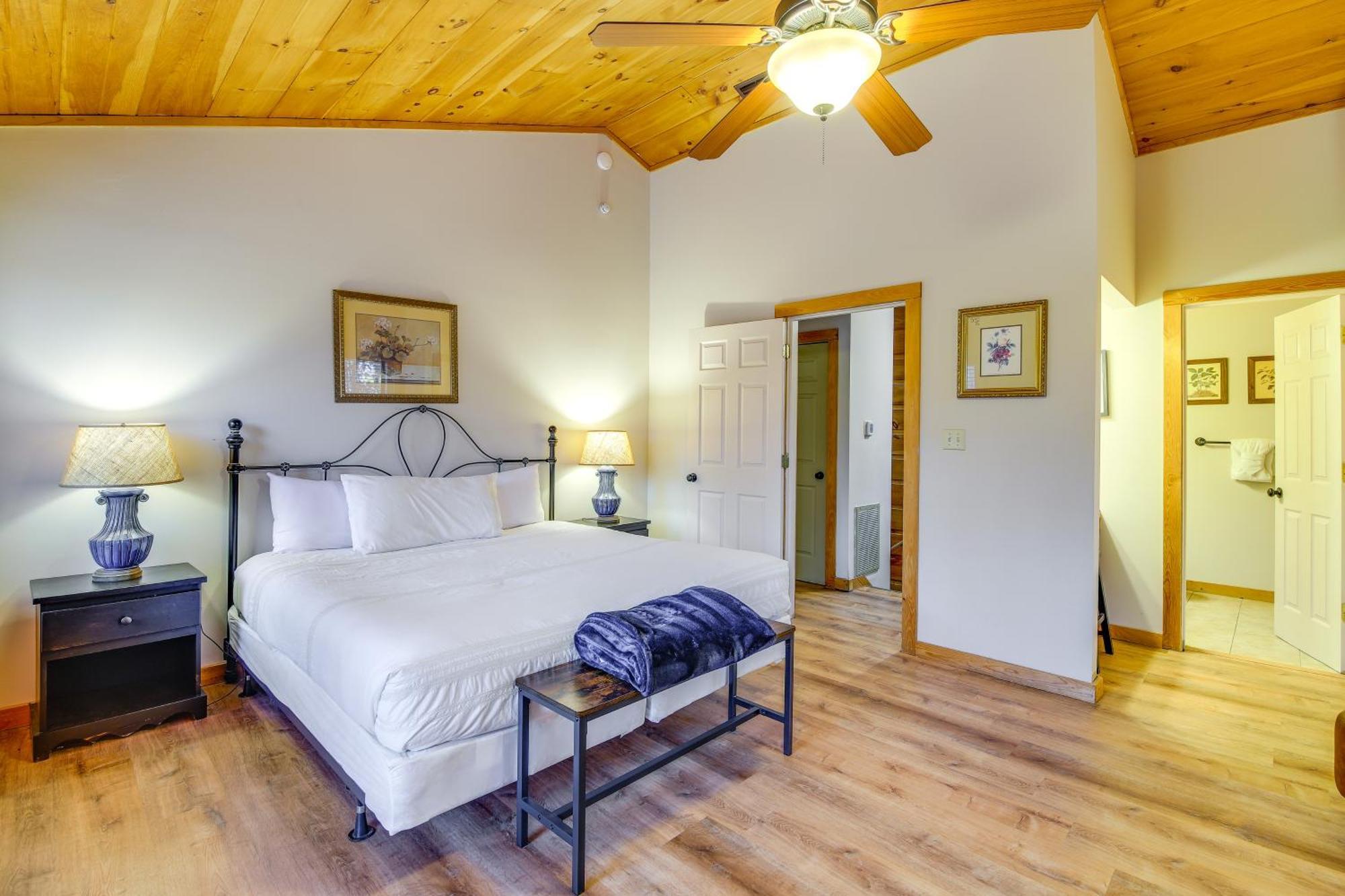 Willa Pet-Friendly Gatlinburg Retreat With Hot Tub! Zewnętrze zdjęcie