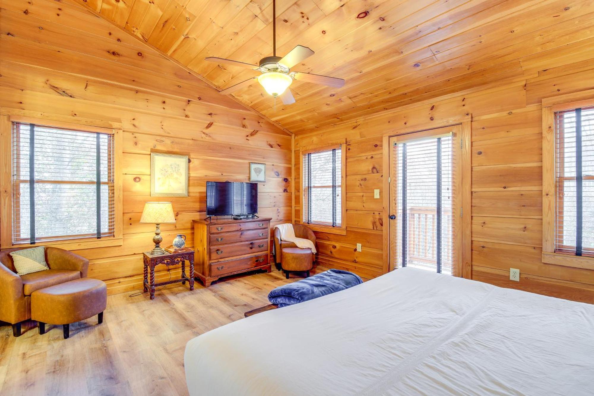 Willa Pet-Friendly Gatlinburg Retreat With Hot Tub! Zewnętrze zdjęcie