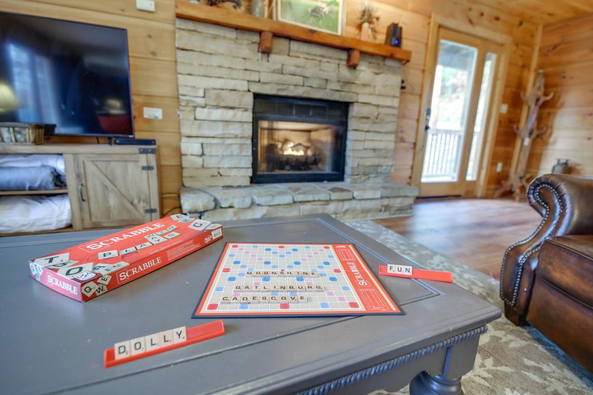 Willa Pet-Friendly Gatlinburg Retreat With Hot Tub! Zewnętrze zdjęcie
