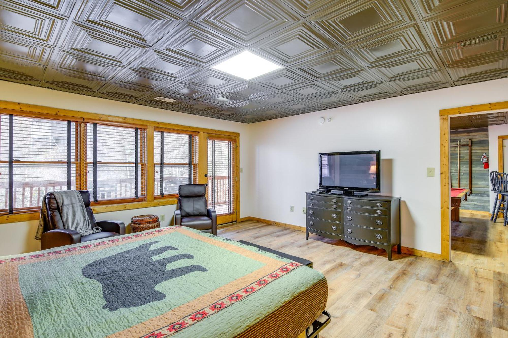 Willa Pet-Friendly Gatlinburg Retreat With Hot Tub! Zewnętrze zdjęcie