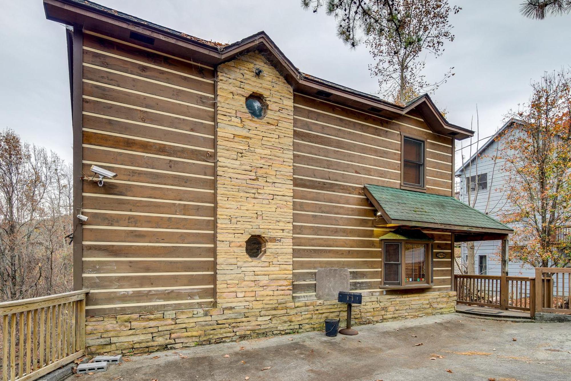 Willa Pet-Friendly Gatlinburg Retreat With Hot Tub! Zewnętrze zdjęcie
