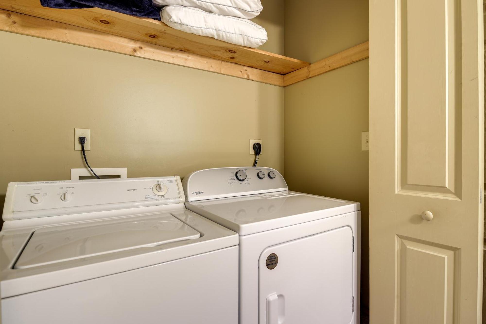 Willa Pet-Friendly Gatlinburg Retreat With Hot Tub! Zewnętrze zdjęcie