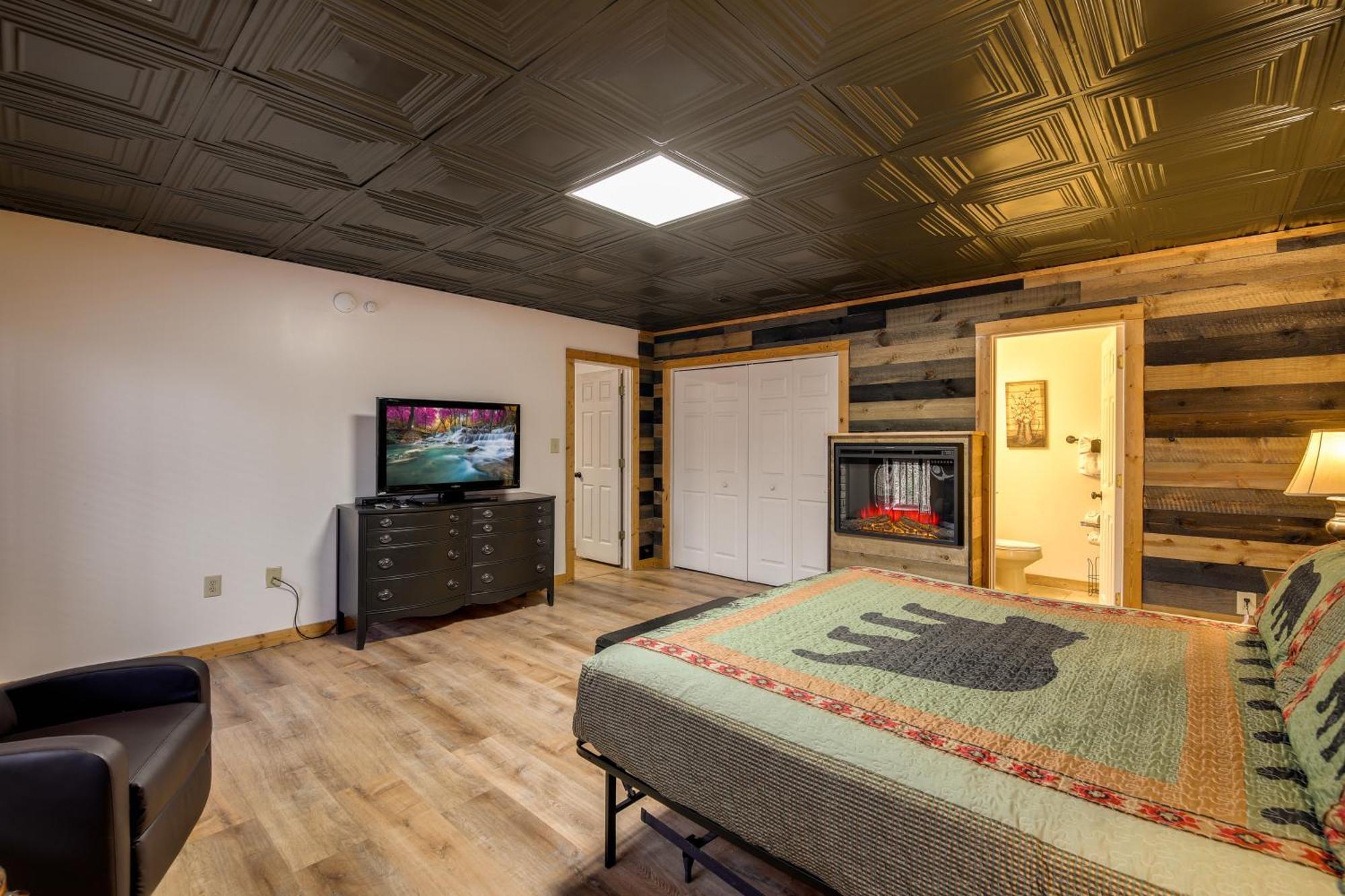 Willa Pet-Friendly Gatlinburg Retreat With Hot Tub! Zewnętrze zdjęcie