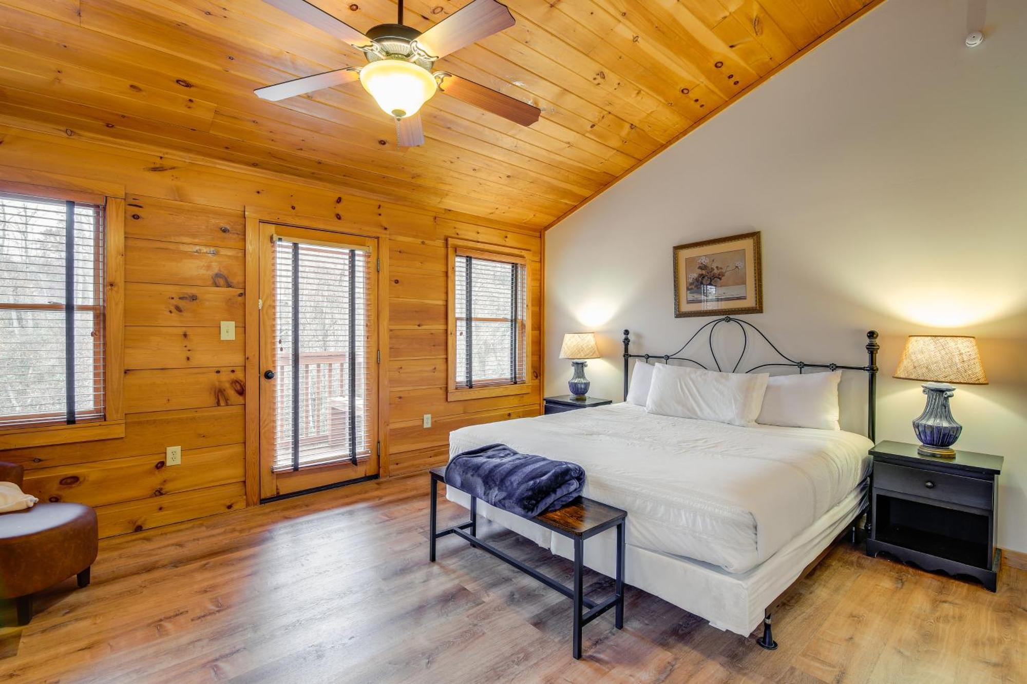 Willa Pet-Friendly Gatlinburg Retreat With Hot Tub! Zewnętrze zdjęcie