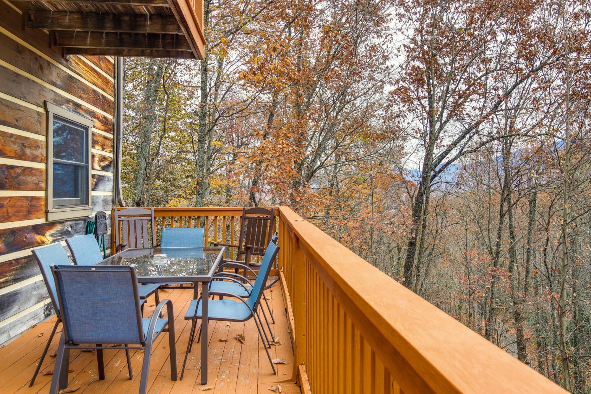 Willa Pet-Friendly Gatlinburg Retreat With Hot Tub! Zewnętrze zdjęcie