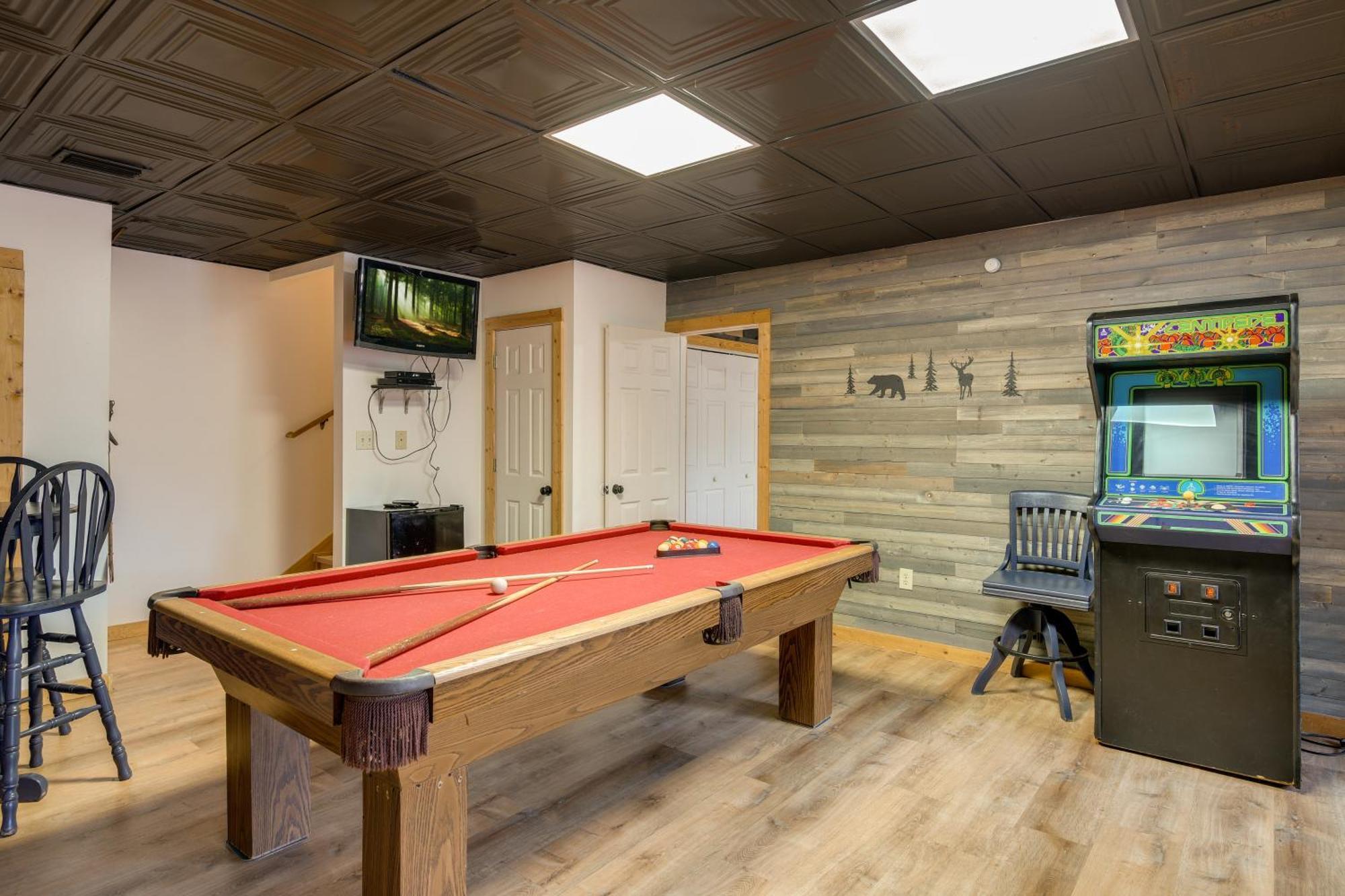 Willa Pet-Friendly Gatlinburg Retreat With Hot Tub! Zewnętrze zdjęcie