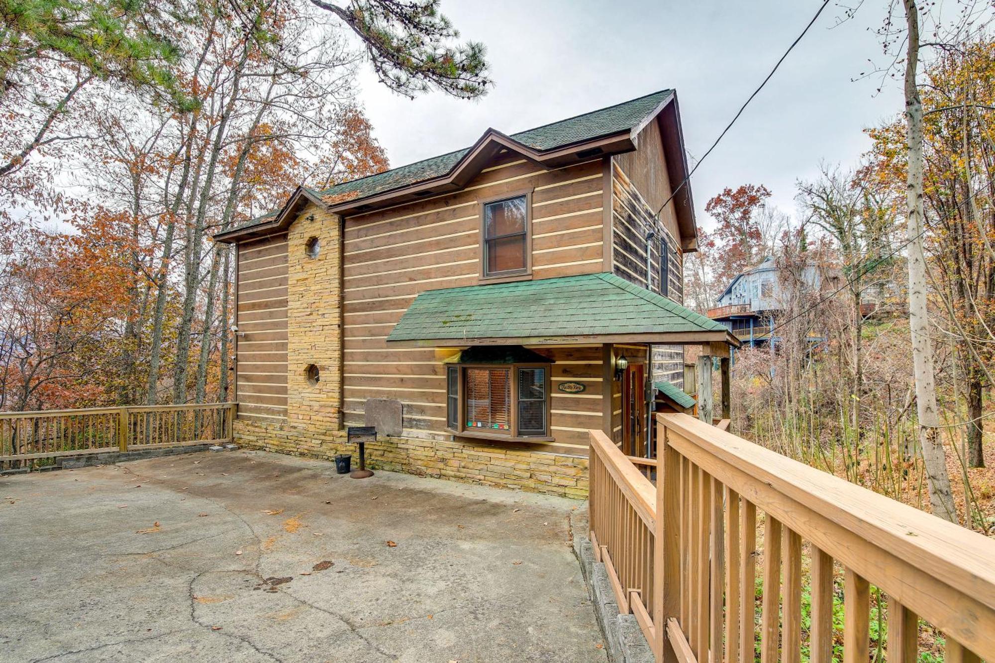 Willa Pet-Friendly Gatlinburg Retreat With Hot Tub! Zewnętrze zdjęcie