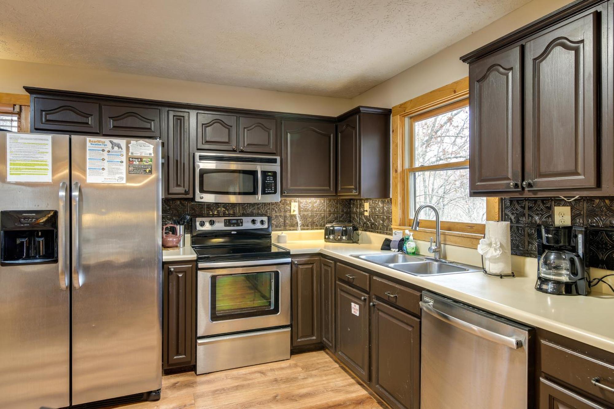 Willa Pet-Friendly Gatlinburg Retreat With Hot Tub! Zewnętrze zdjęcie