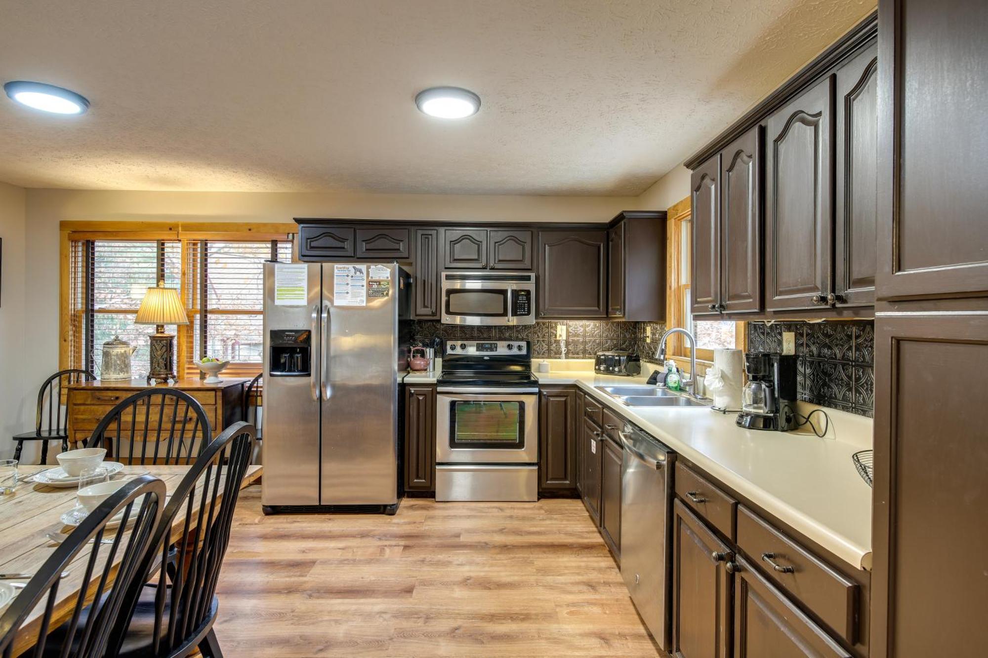 Willa Pet-Friendly Gatlinburg Retreat With Hot Tub! Zewnętrze zdjęcie