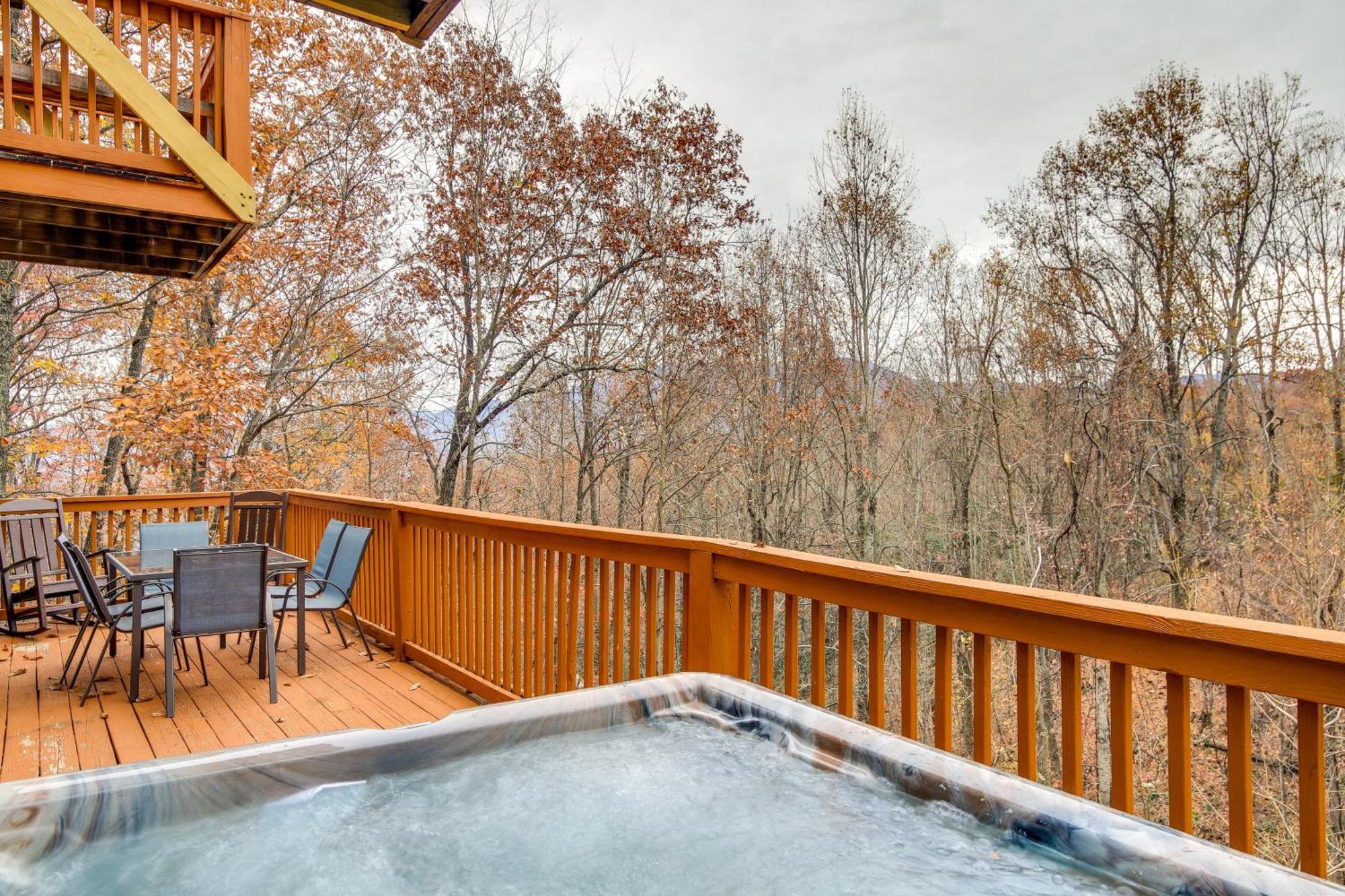 Willa Pet-Friendly Gatlinburg Retreat With Hot Tub! Zewnętrze zdjęcie